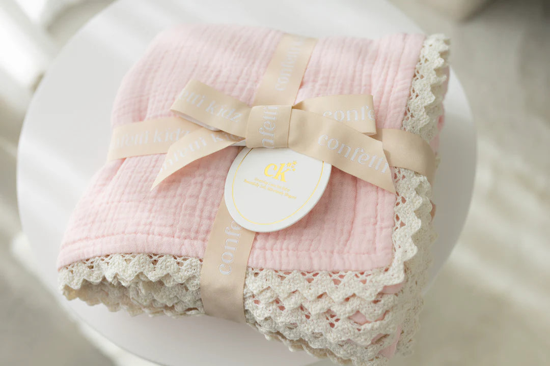 CONFETTI KIDZ MUSLIN BLANKET WITH LACE TRIM - SOFT PINK
