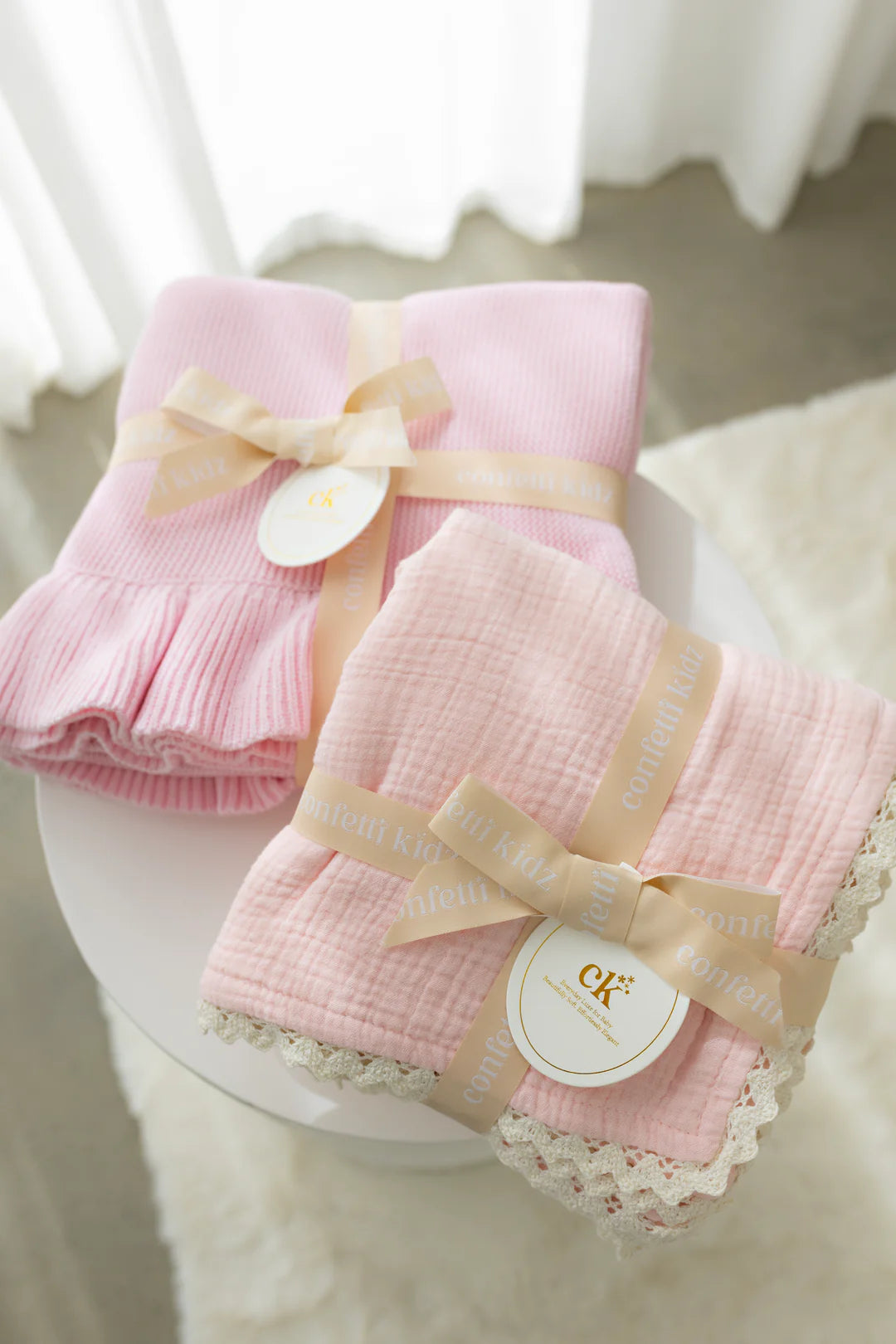 CONFETTI KIDZ MUSLIN BLANKET WITH LACE TRIM - SOFT PINK