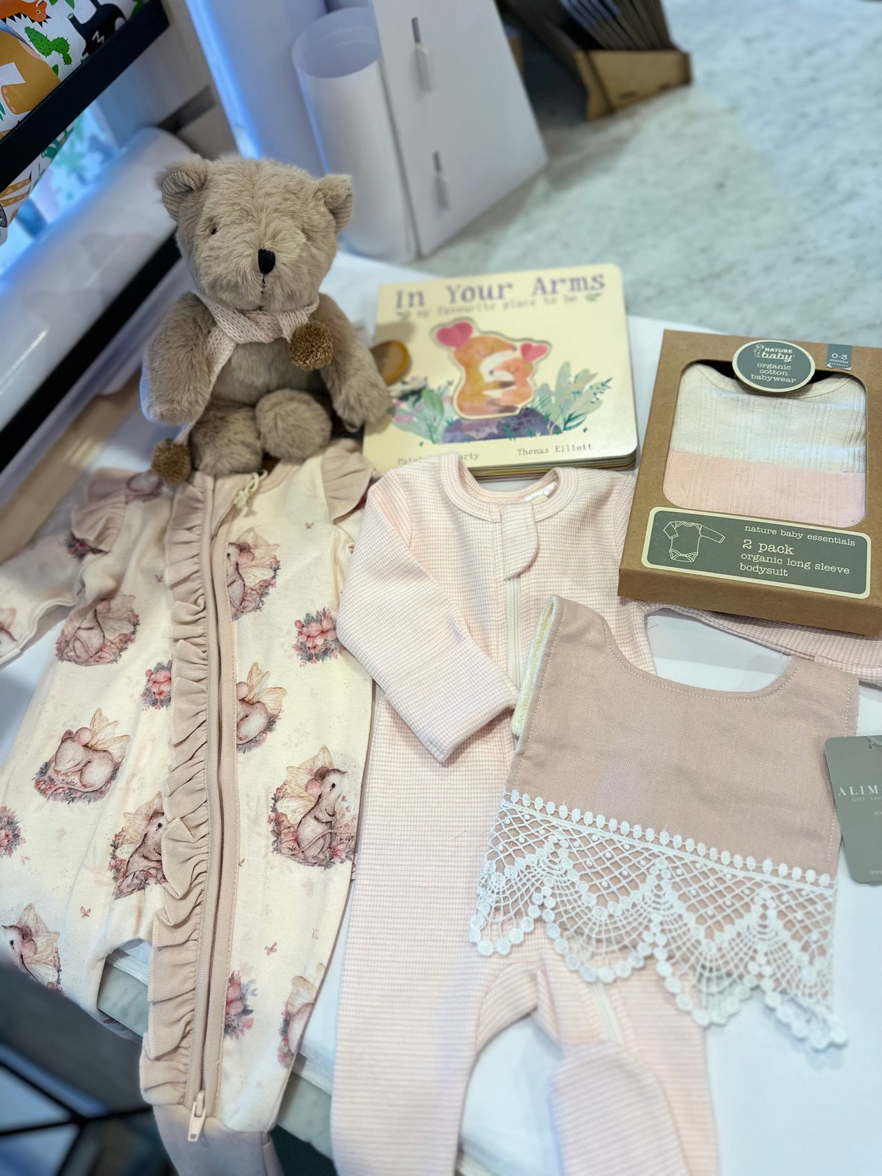 JOHN HOLLAND GIFT BOX