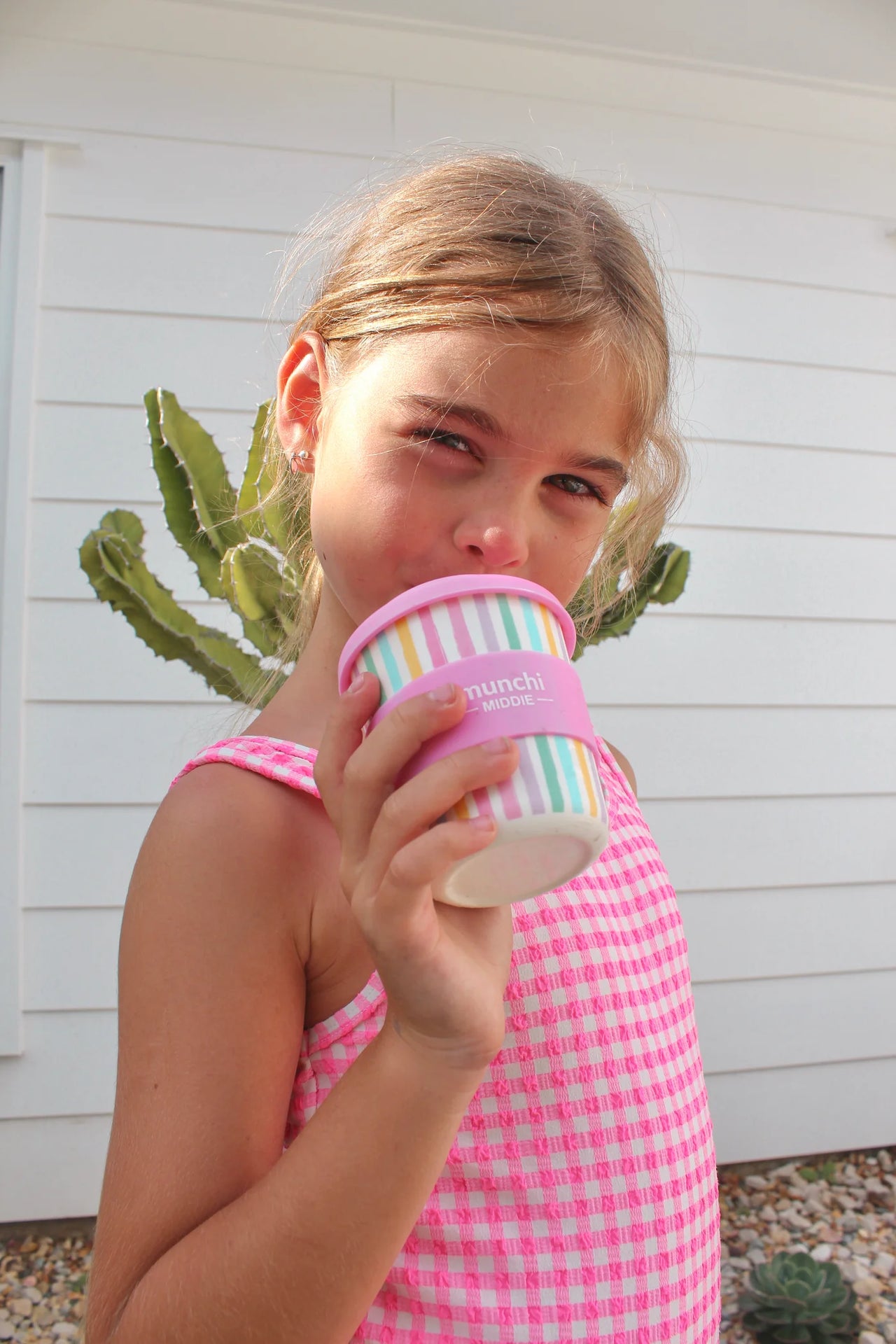 MUNCHI CALYPSO MIDDIE SINGLE CUP (8oz/240ml) WITH PINK STRAW