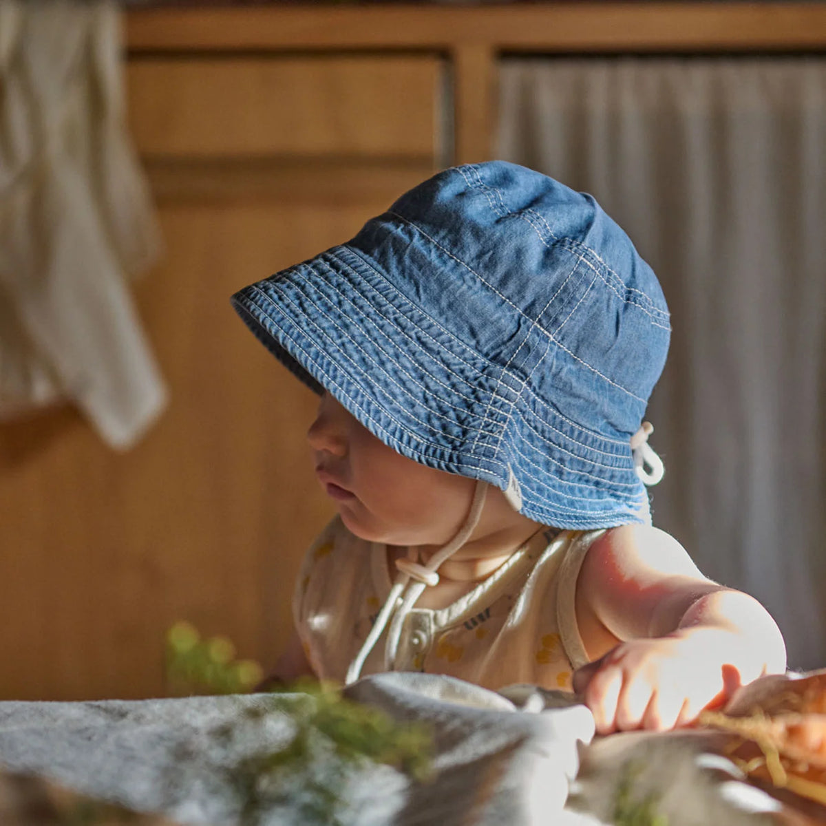 NATURE BABY BUCKET SUNHAT CHAMBRAY