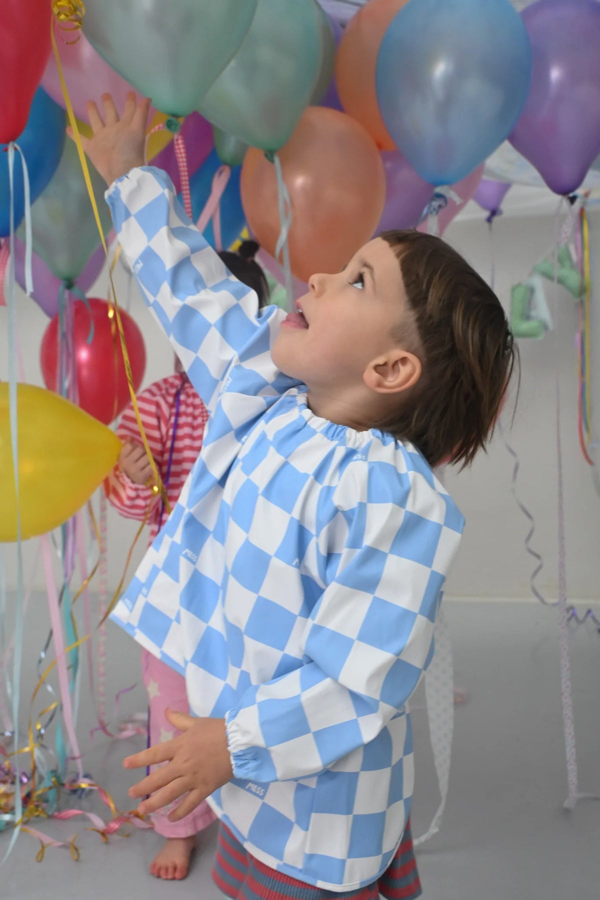 MESS DUSTY WATERPROOF KIDS ART SMOCK AND FOOD BIB