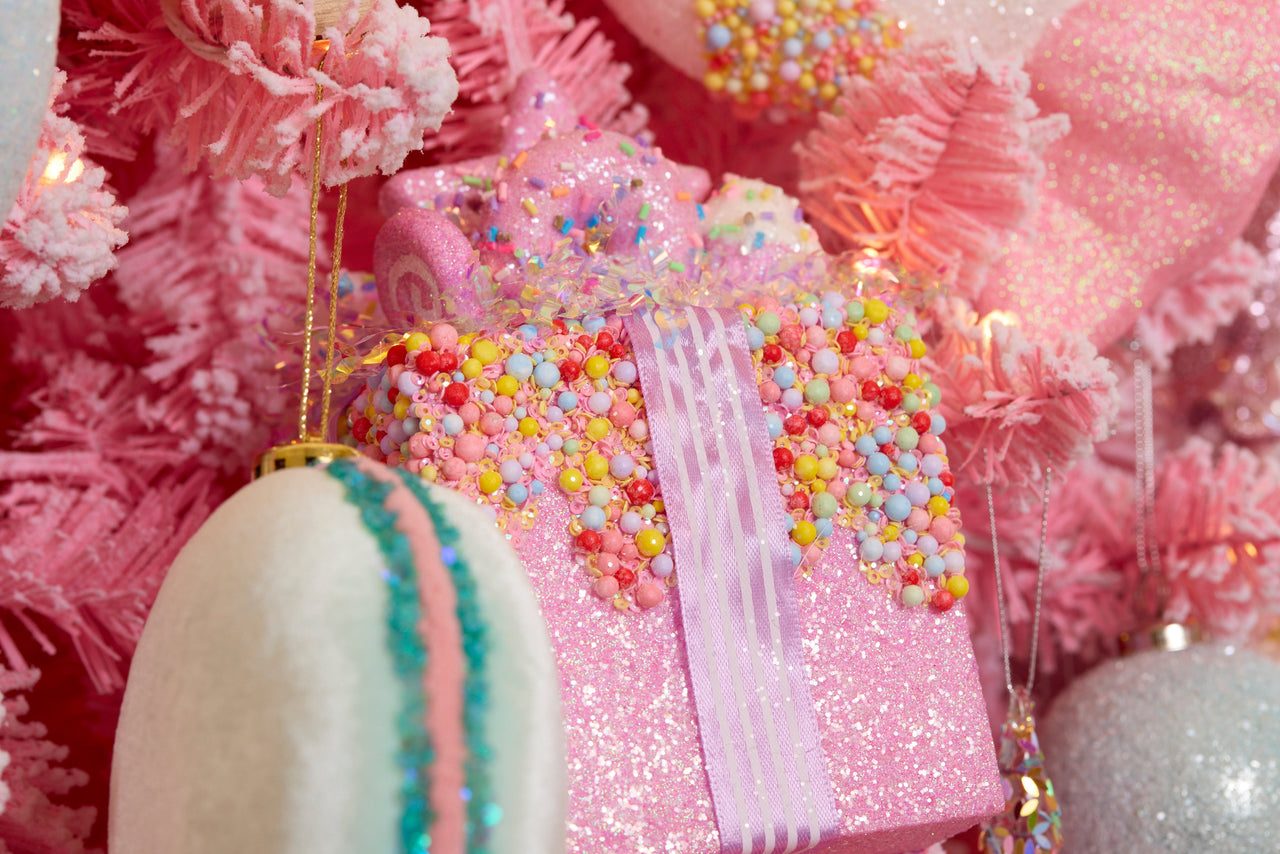 FESTIVE SPRINKLES GIFT BOX HANGING 15CM