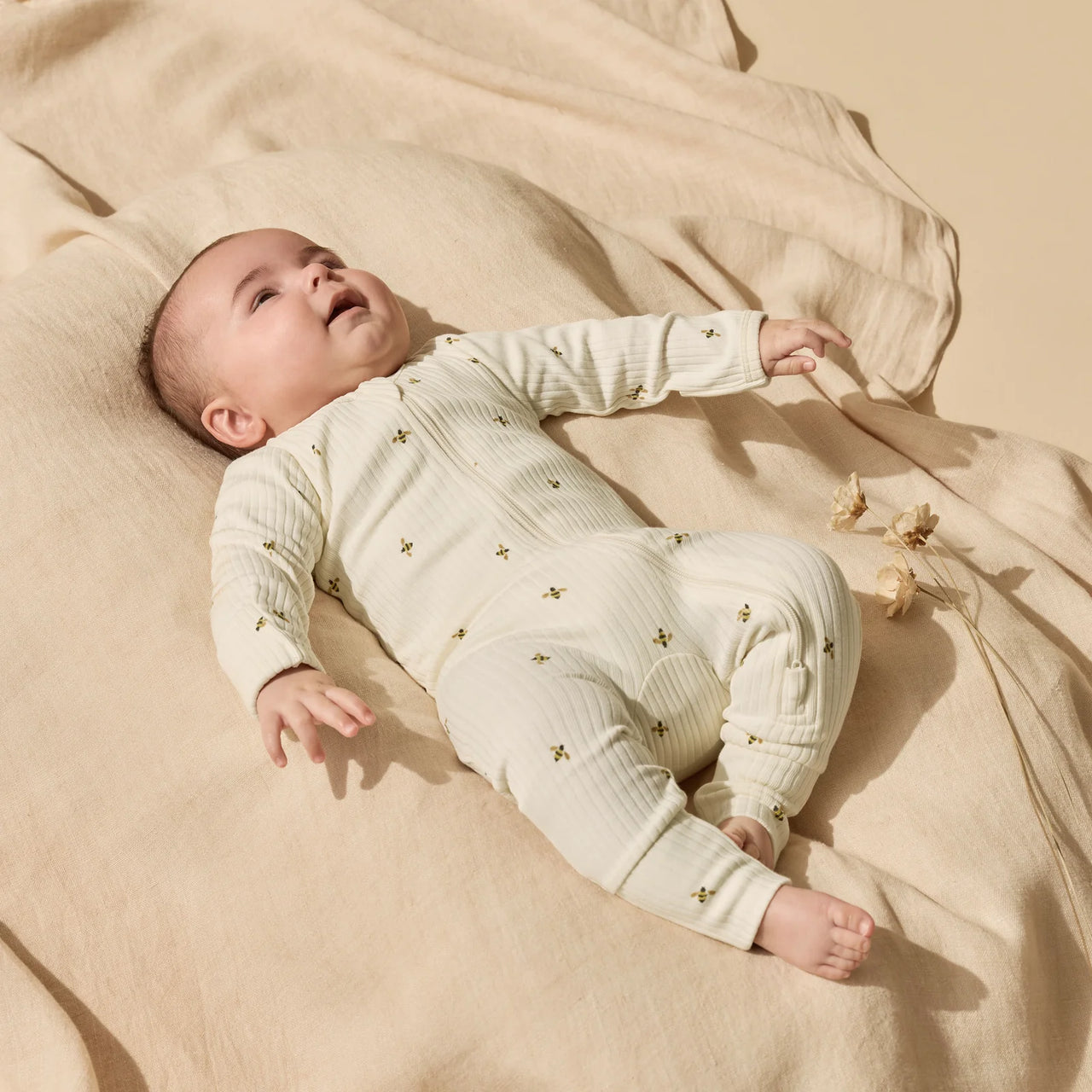 WILSON & FRENCHY BEE MINE ORGANIC ZIPSUIT WITH FEET