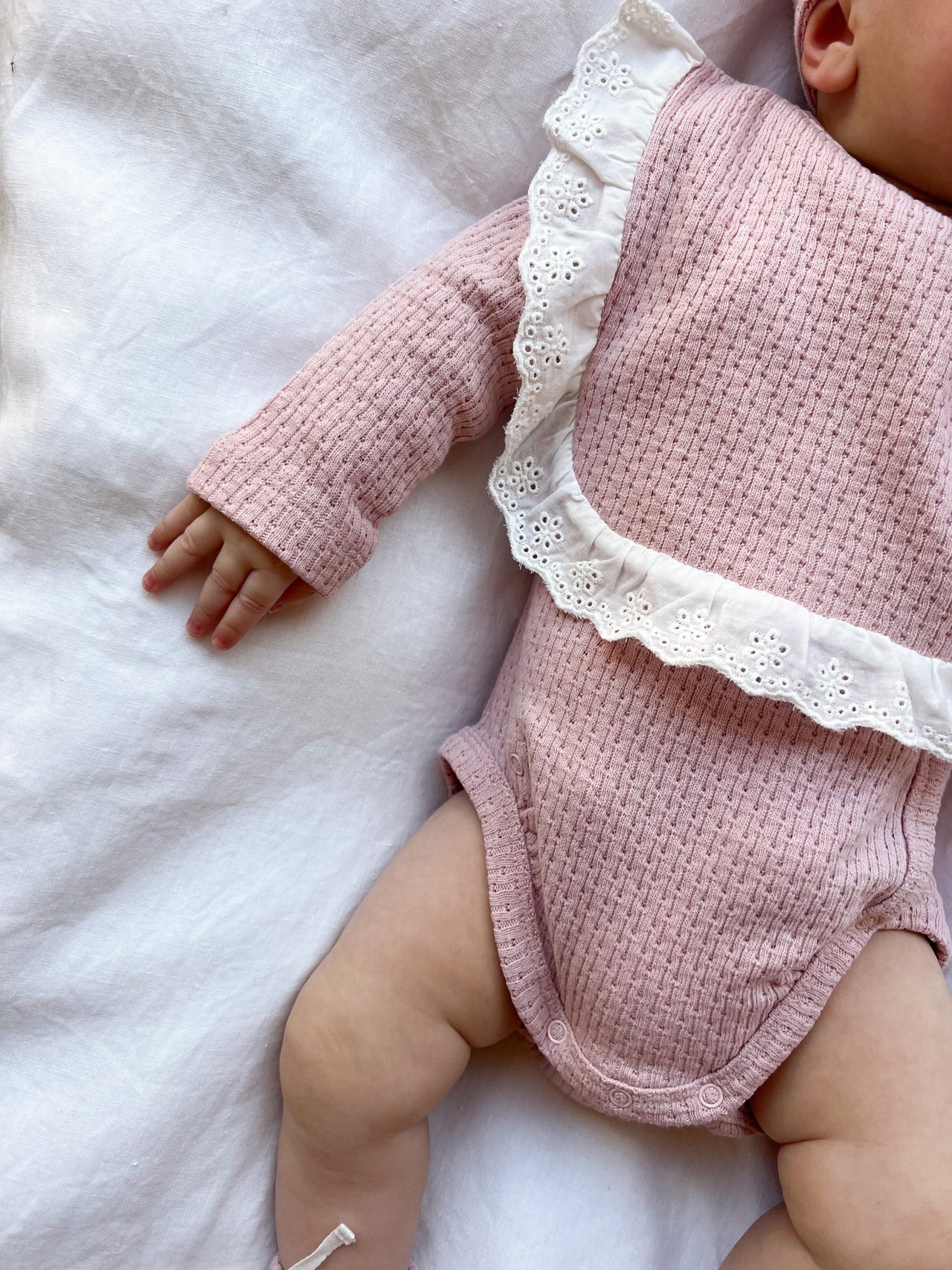 RAI & CO KNITTED LACE FRILL BIB PINK