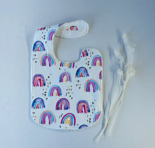 LITTLE WARRIOR & CO ORGANIC COTTON FEEDING BIB-RAINBOW