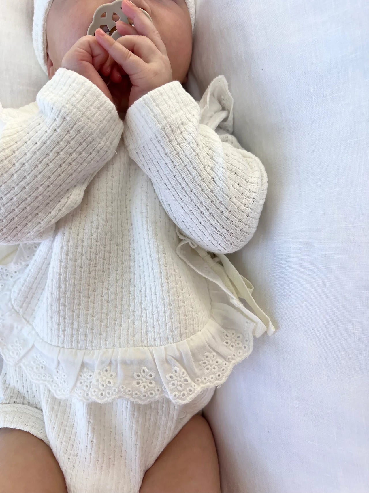 RAI & CO KNITTED LACE FRILL BIB WHITE