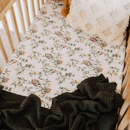 SNUGGLEHUNNY FITTED COT SHEET EUCALYPT