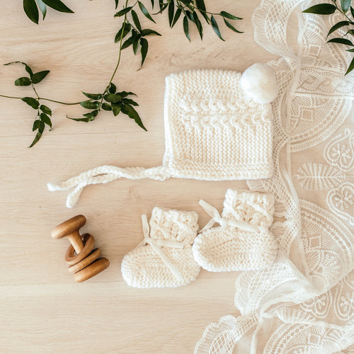 MERINO BONNET & BOOTIE SET IVORY